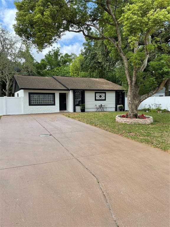 1422 W WOOD STREET TAMPA, FL 33604