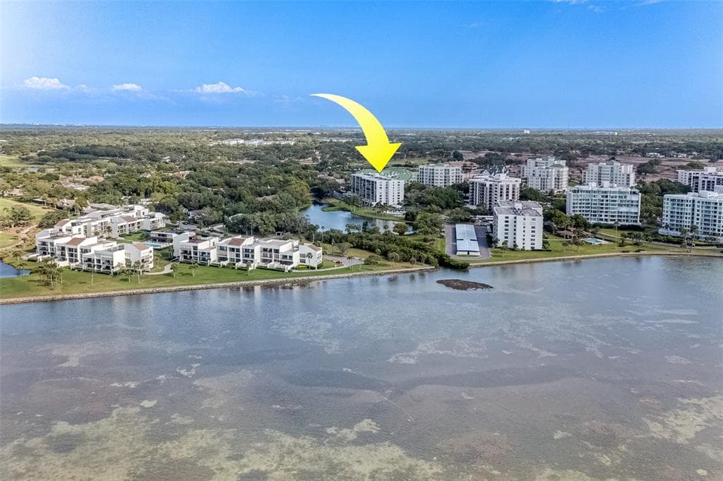 220 BELLEVIEW BOULEVARD UNIT 304 BELLEAIR, FL 33756