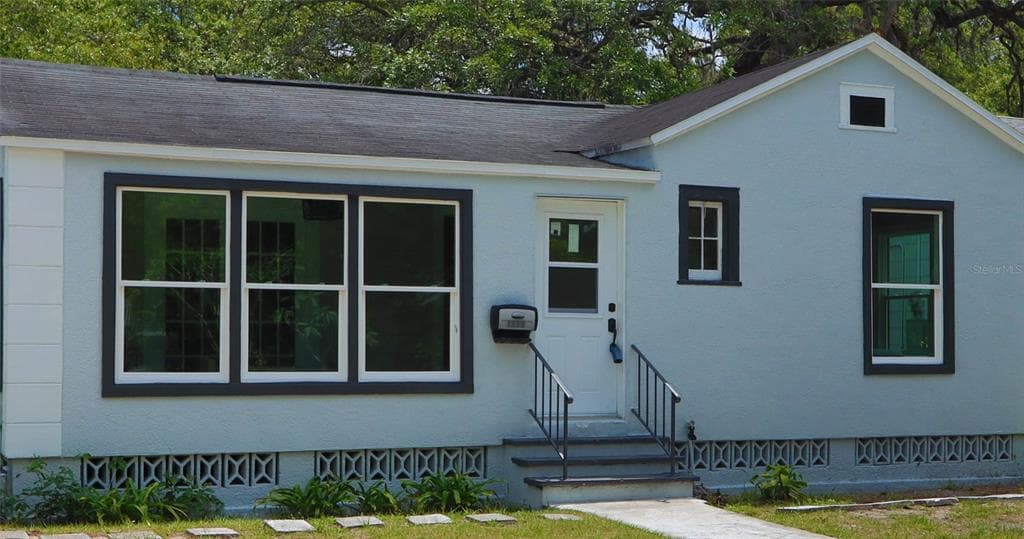 1532 13TH STREET S ST PETERSBURG, FL 33705