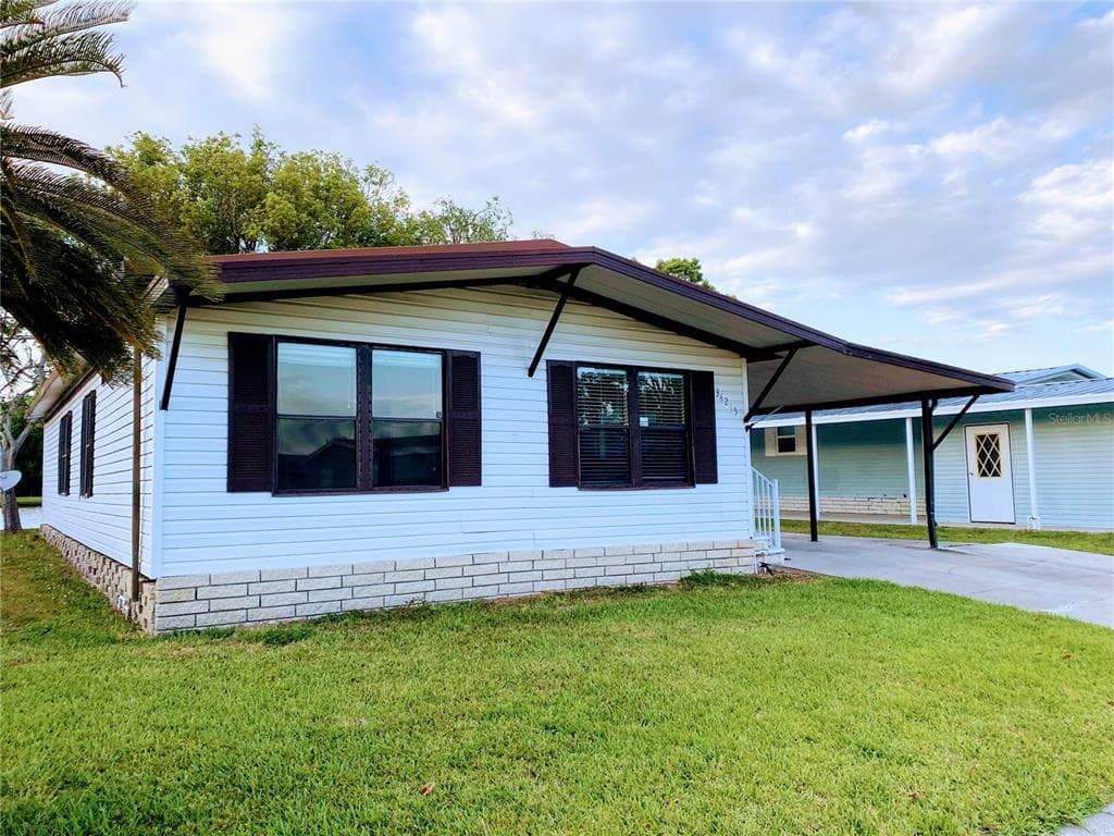 34215 COUNTRY BREEZE AVENUE WESLEY CHAPEL, FL 33543