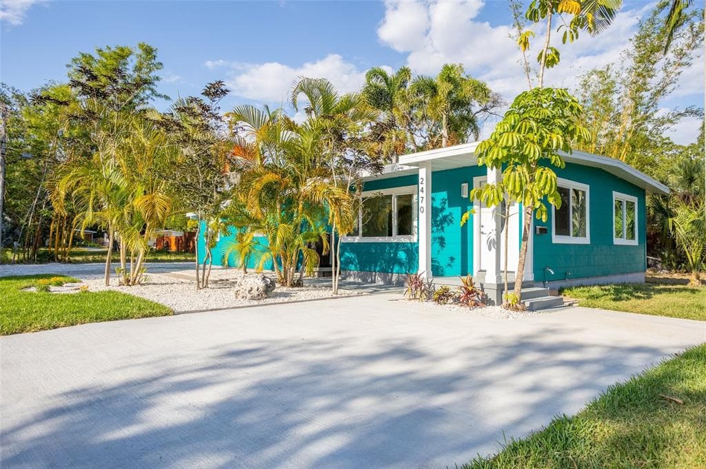 2470 47TH STREET S ST PETERSBURG, FL 33711