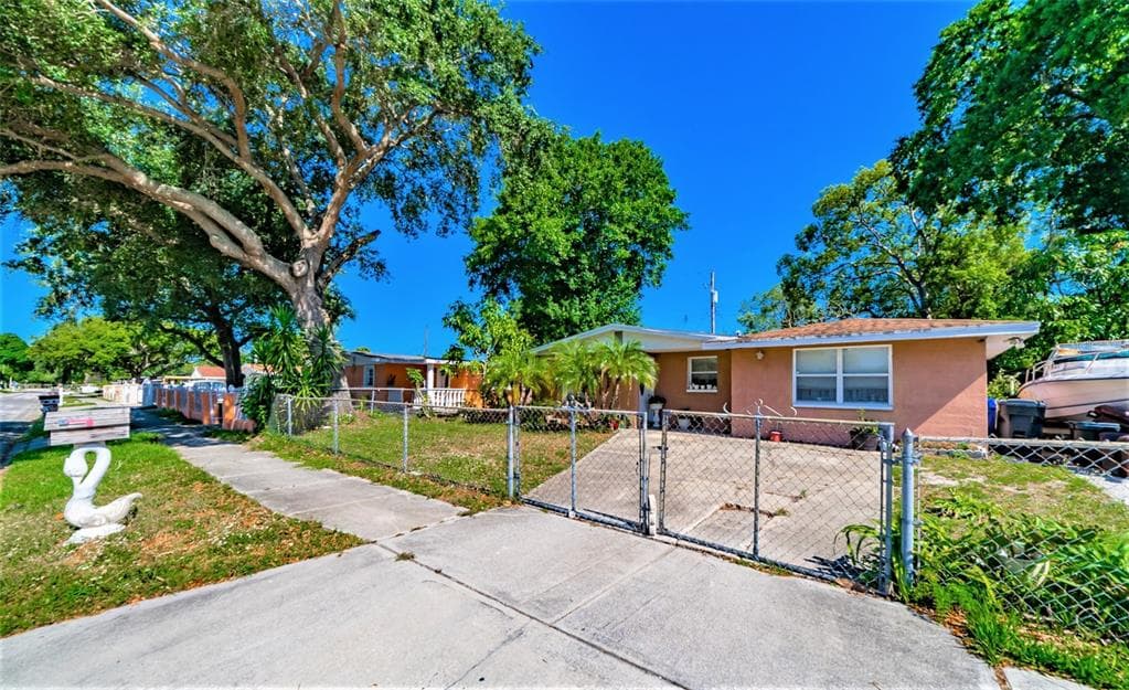 4521 W FERN STREET TAMPA, FL 33614