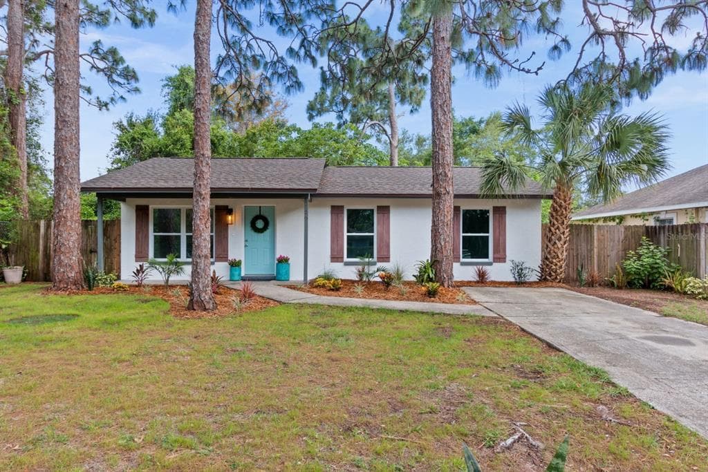 720 LOCUST STREET TARPON SPRINGS, FL 34689