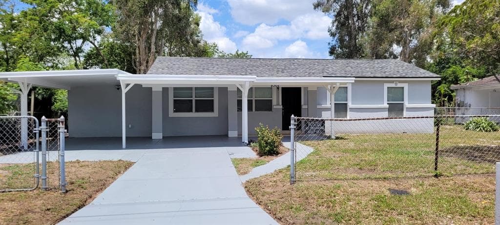 8302 CROTON AVENUE TAMPA, FL 33619