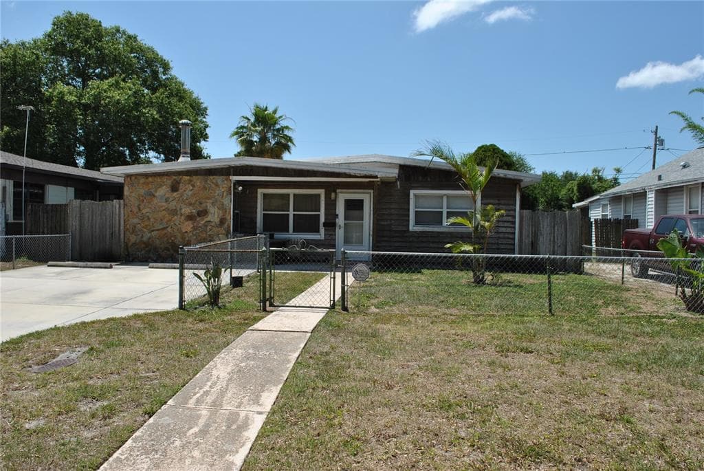 4058 37TH AVENUE N ST PETERSBURG, FL 33713