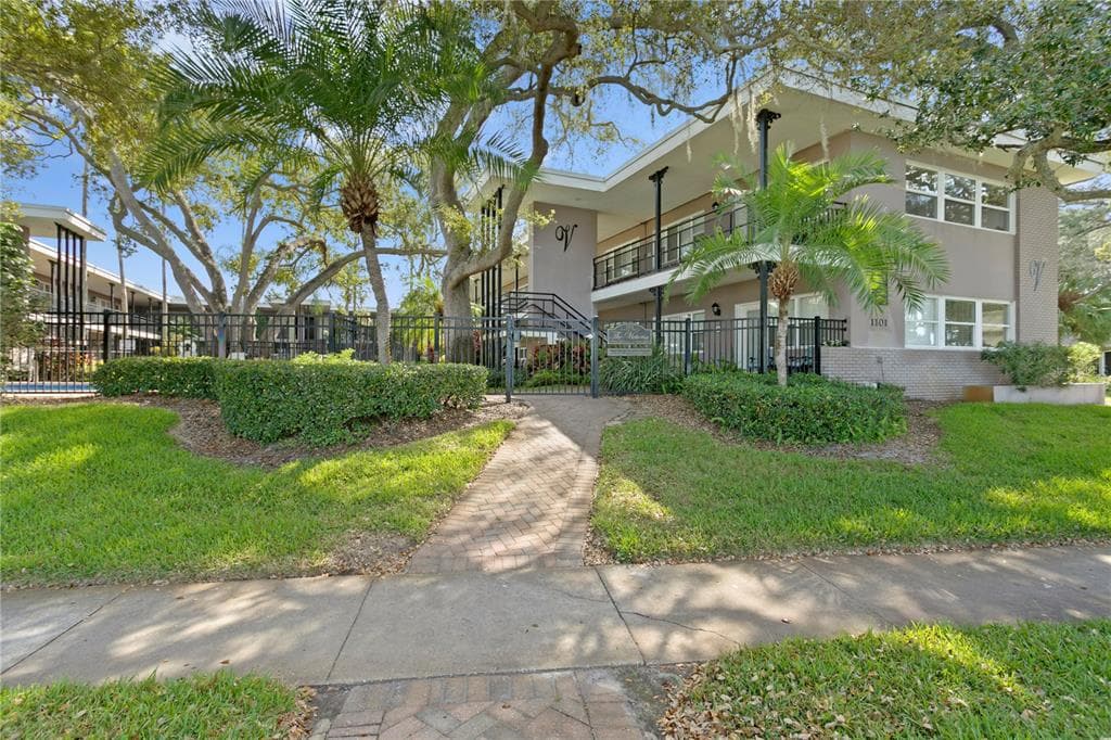 1101 VICTORIA DRIVE UNIT 8 DUNEDIN, FL 34698