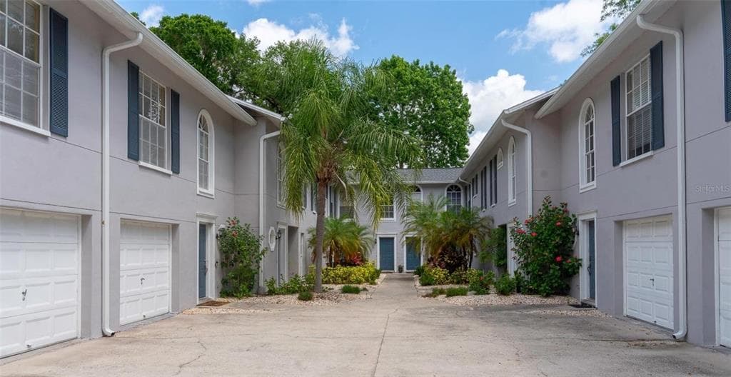 3205 W DE LEON STREET UNIT B TAMPA, FL 33609