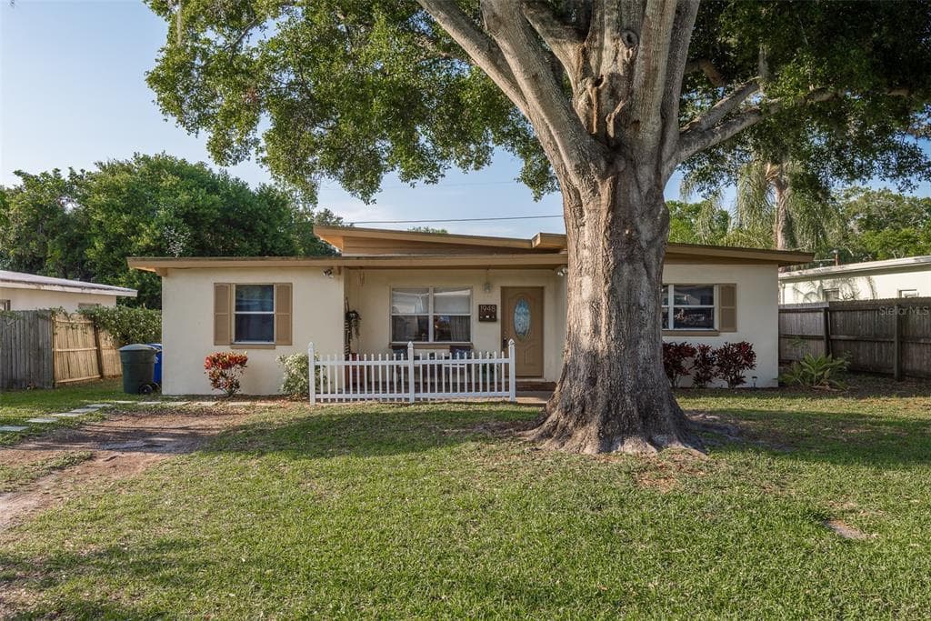 1948 RIDGEWOOD DRIVE CLEARWATER, FL 33763