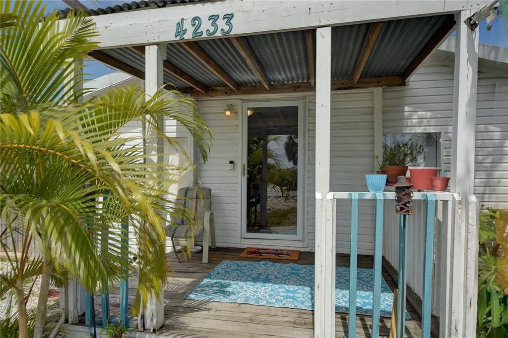4233 OLD 41 HIGHWAY RUSKIN, FL 33570