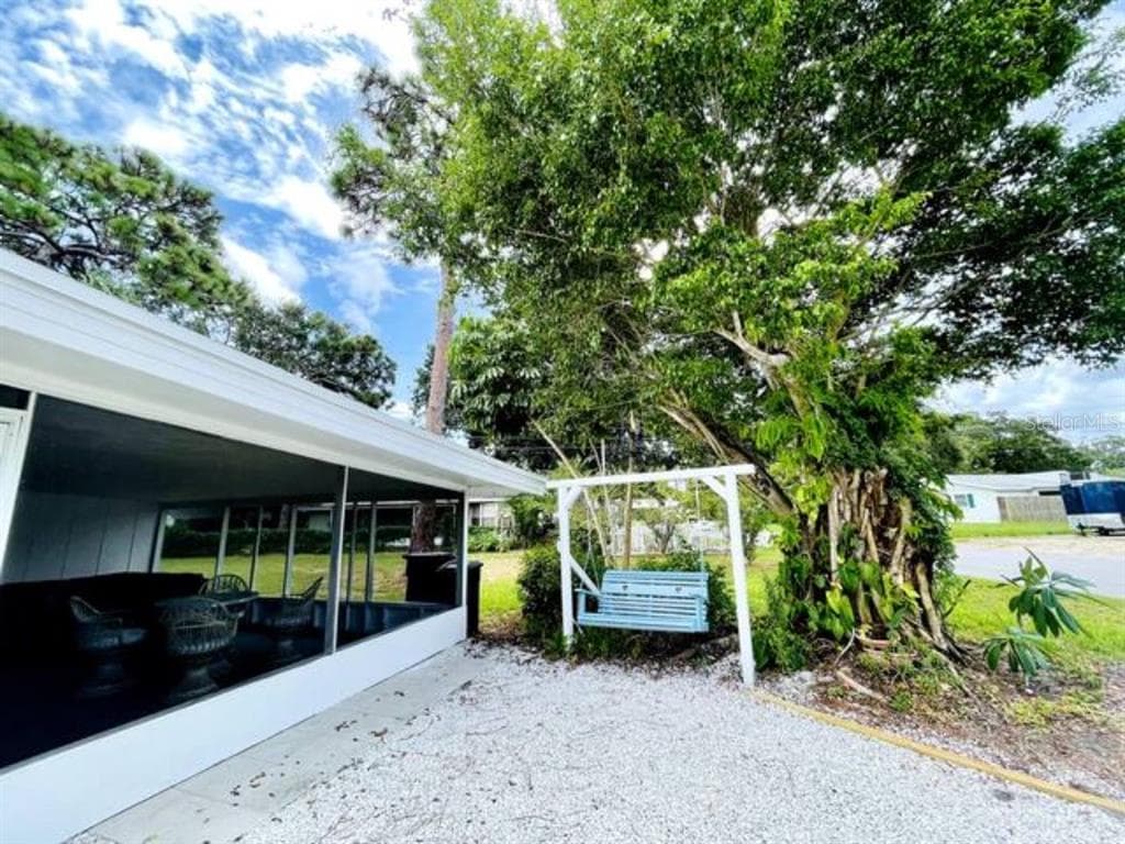 4649 MACEACHEN BOULEVARD SARASOTA, FL 34233