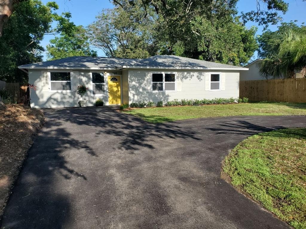1528 YOUNG AVENUE CLEARWATER, FL 33756