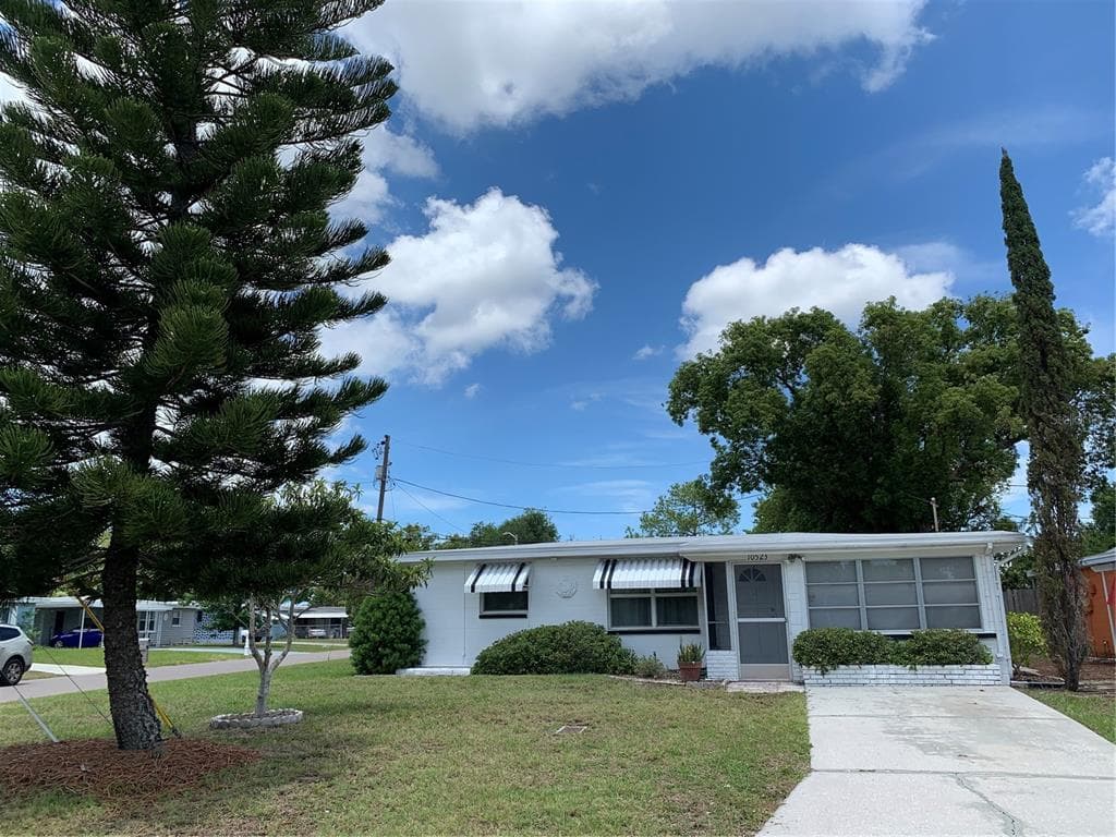 10523 116TH AVENUE LARGO, FL 33773