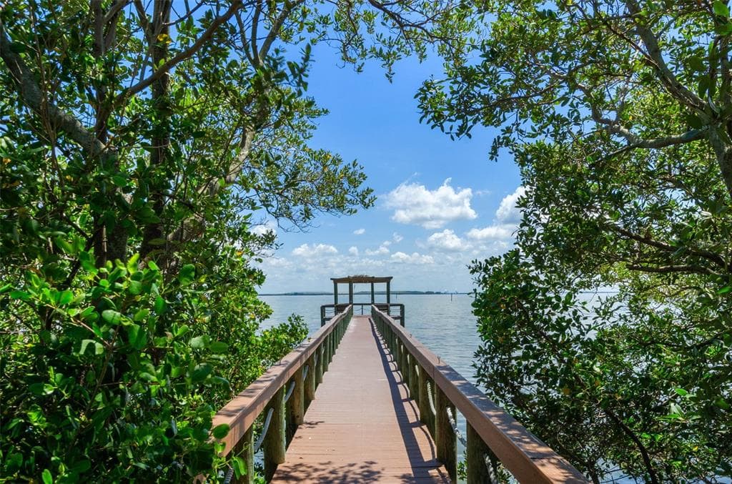 2835 BAYSHORE TRAILS DRIVE TAMPA, FL 33611