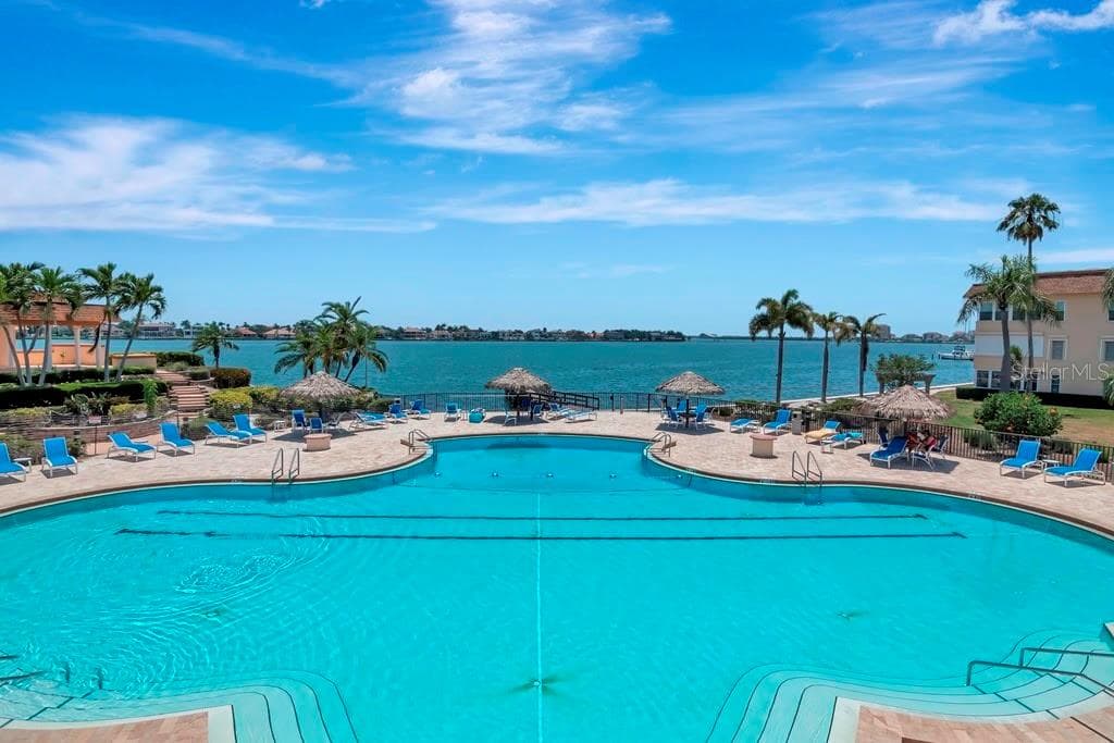5200 BRITTANY DRIVE S UNIT 1110 ST PETERSBURG, FL 33715