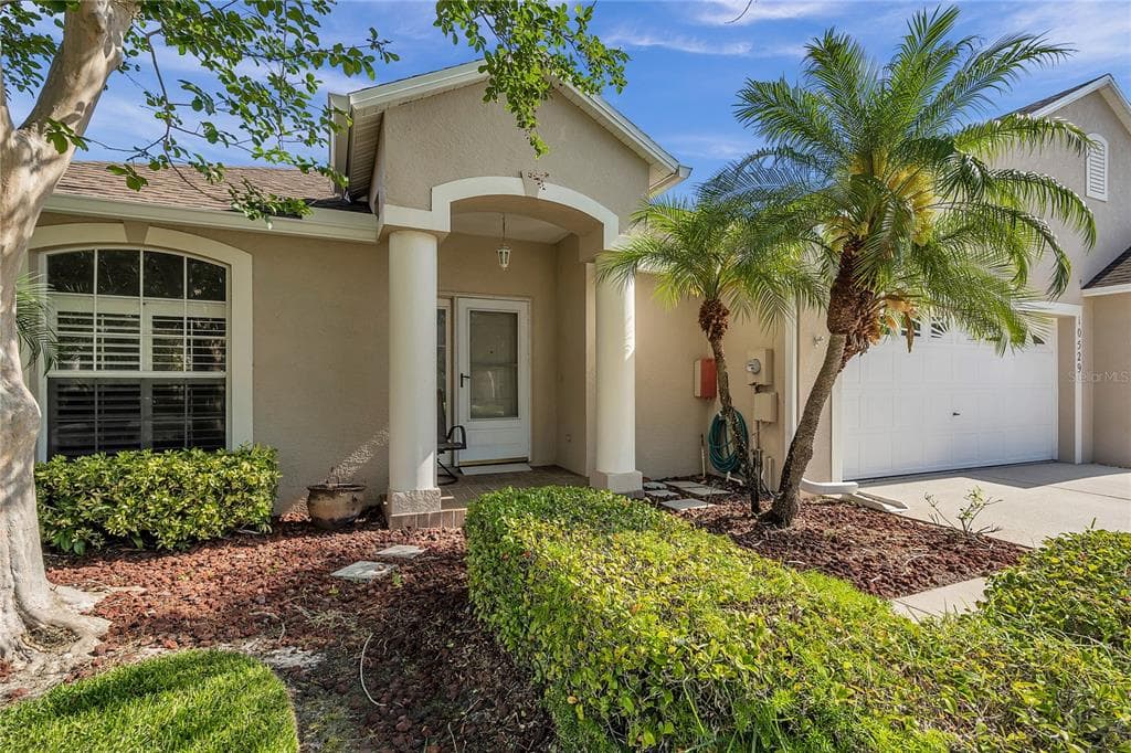 10529 ALVARADO COURT SEMINOLE, FL 33772