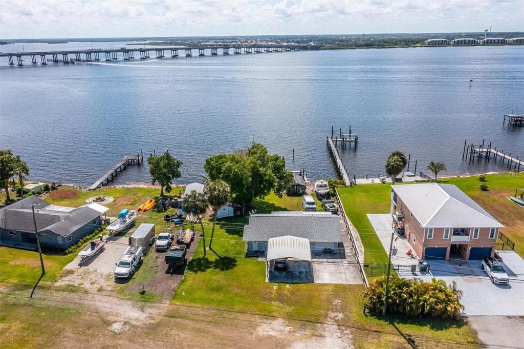 5021 US HIGHWAY 301 N ELLENTON, FL 34222