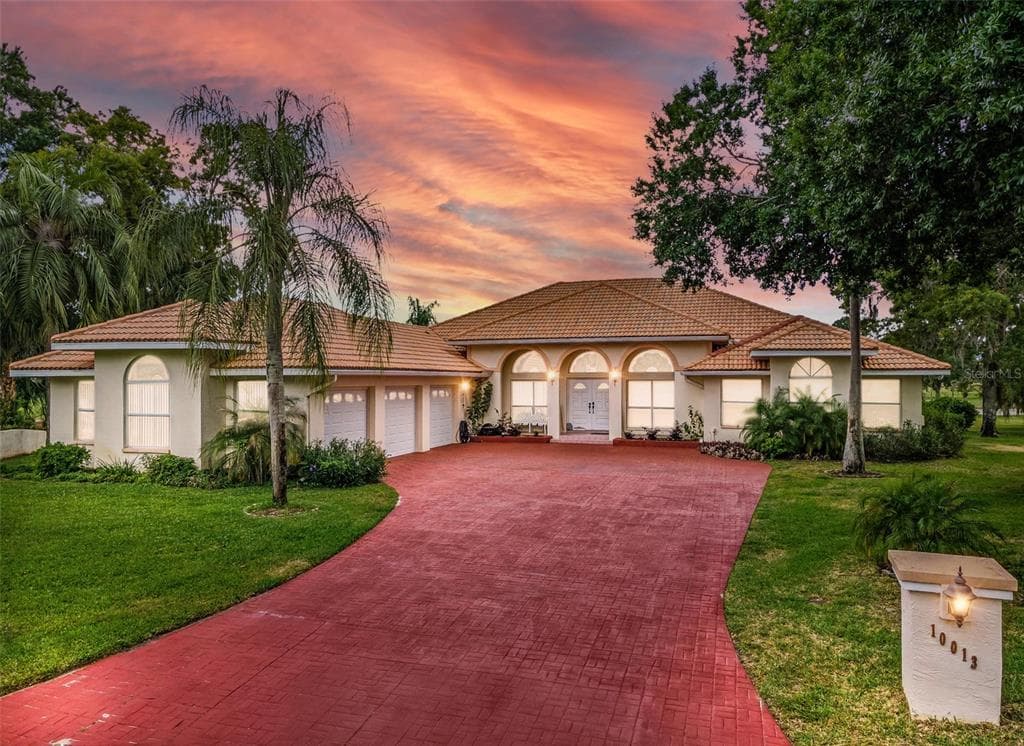 10013 TWELVE OAKS COURT WEEKI WACHEE, FL 34613