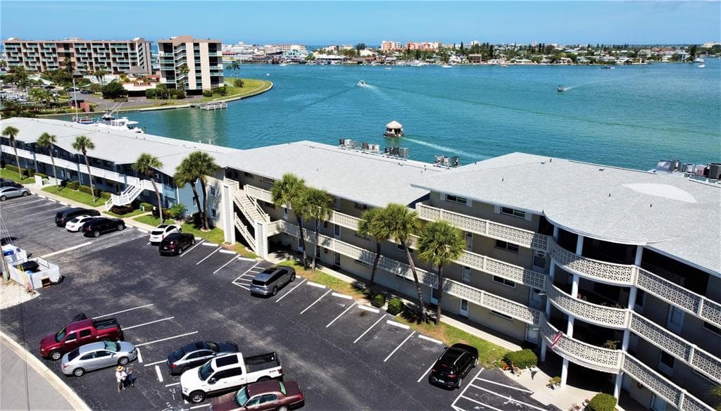 280 126TH AVENUE UNIT 305 TREASURE ISLAND, FL 33706