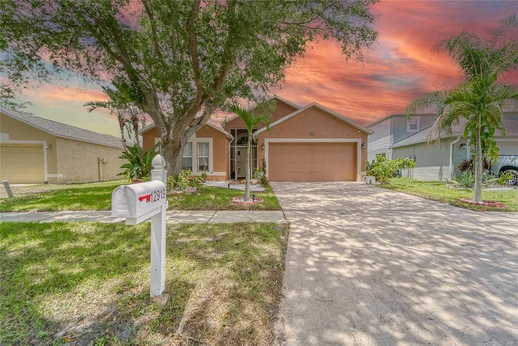 12919 KINGS LAKE DRIVE GIBSONTON, FL 33534