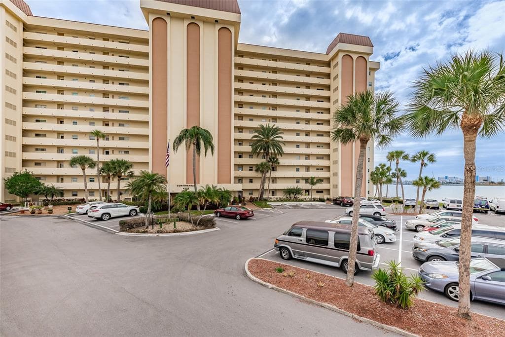 4775 COVE CIRCLE UNIT 202 ST PETERSBURG, FL 33708
