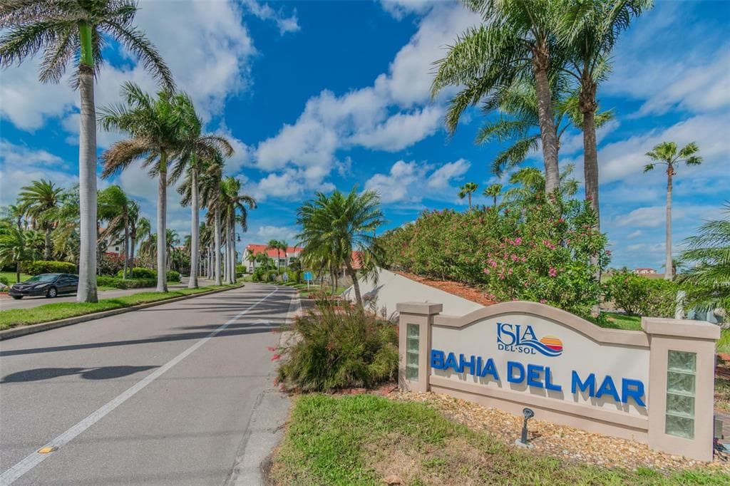 6361 BAHIA DEL MAR BOULEVARD UNIT 113 ST PETERSBURG, FL 33715