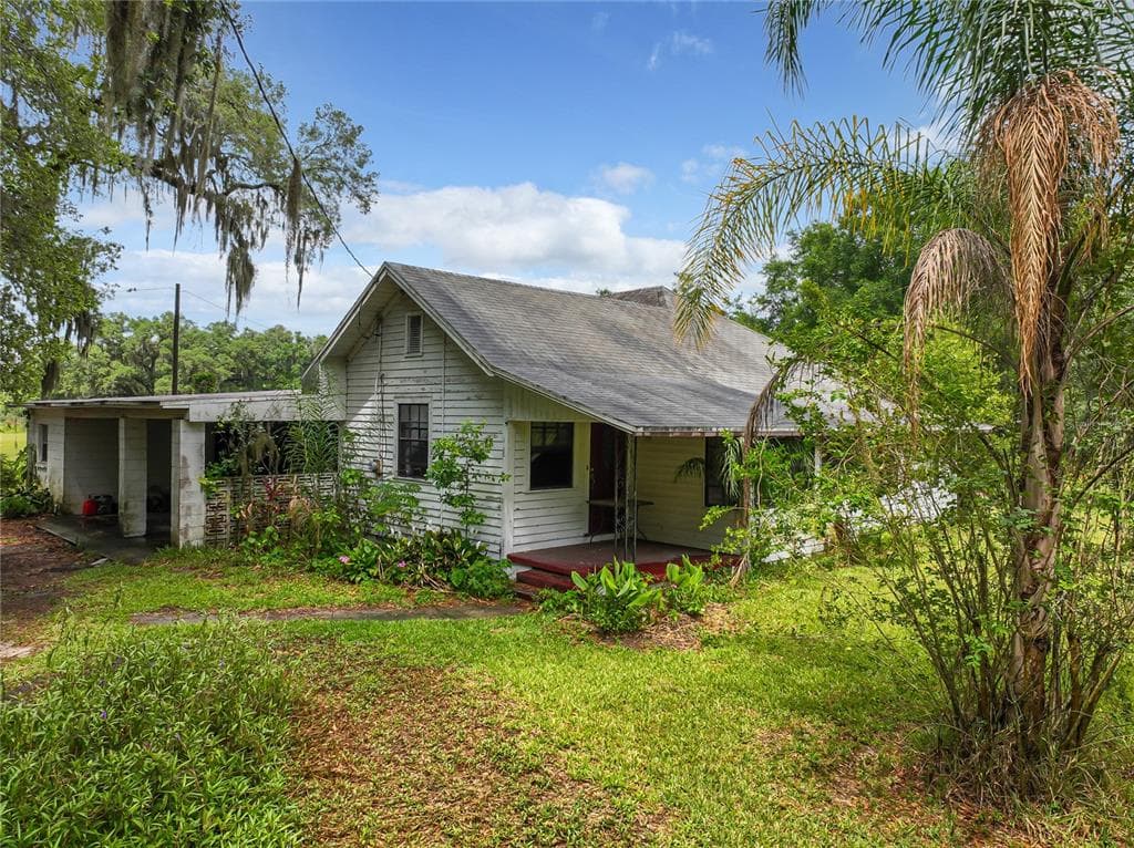 3210 E WILLIAMS ROAD PLANT CITY, FL 33565