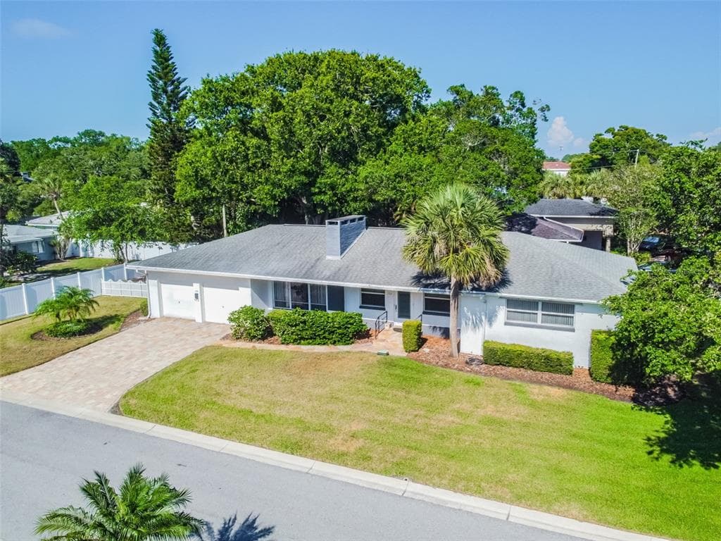 152 FLAMINGO DRIVE BELLEAIR, FL 33756