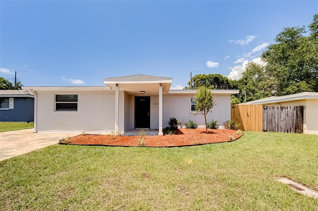 10523 121ST AVENUE LARGO, FL 33773