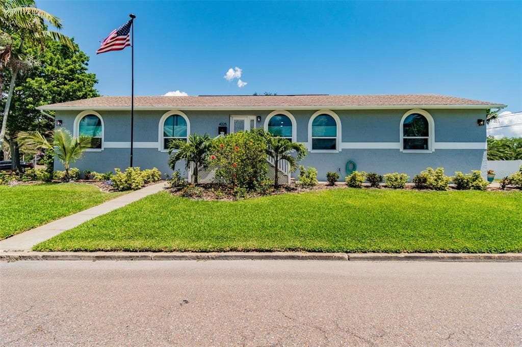 4325 CHANCELLOR STREET NE ST PETERSBURG, FL 33703