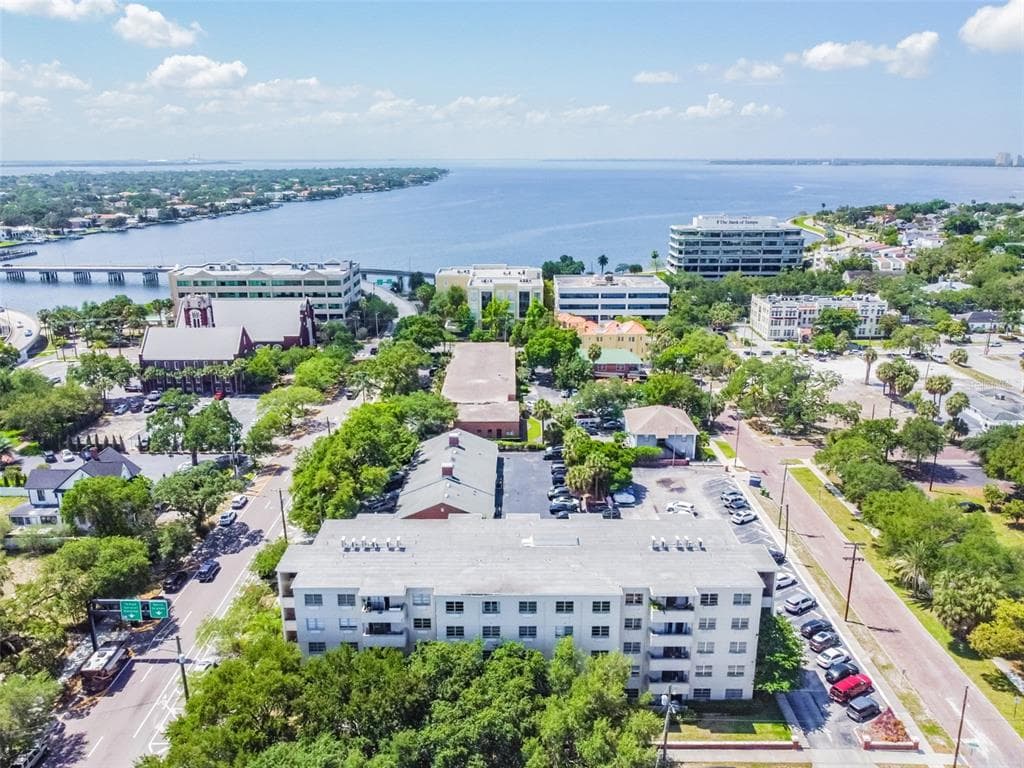 406 W AZEELE STREET UNIT 403 TAMPA, FL 33606