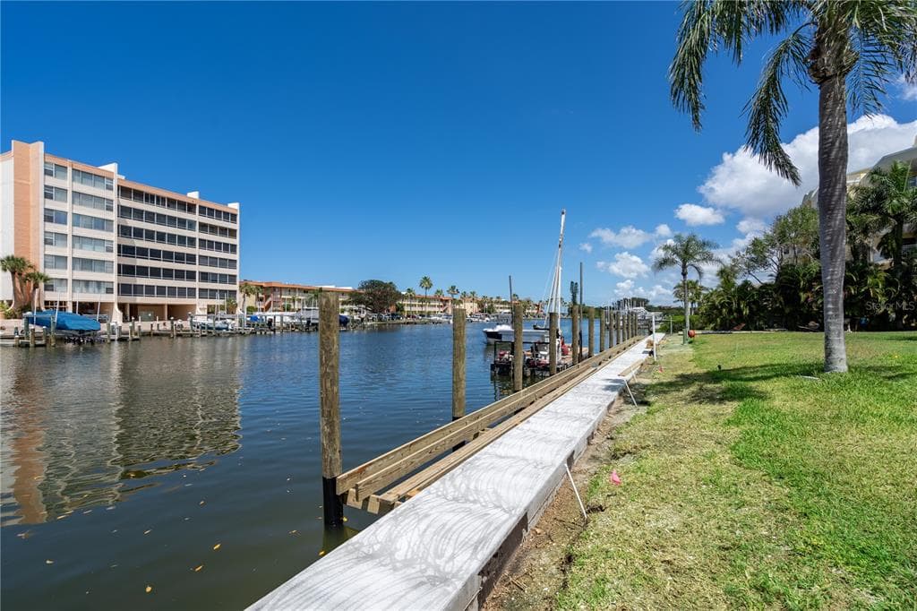 9200 MIDNIGHT PASS ROAD UNIT 11 SARASOTA, FL 34242