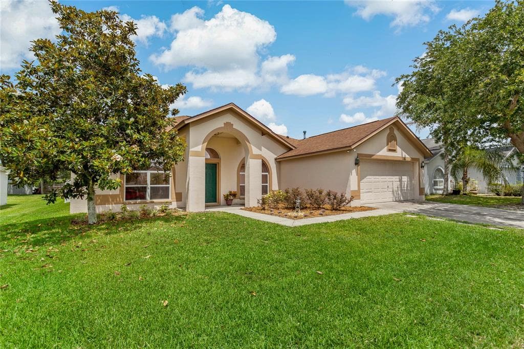28802 STORMCLOUD PASS WESLEY CHAPEL, FL 33543