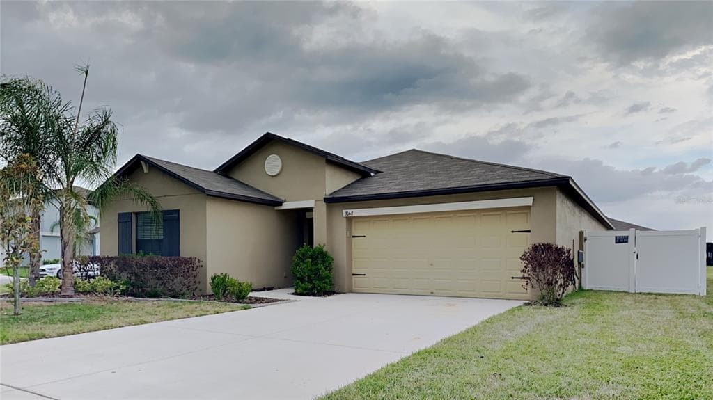 3068 MOULDEN HOLLOW DRIVE ZEPHYRHILLS, FL 33540