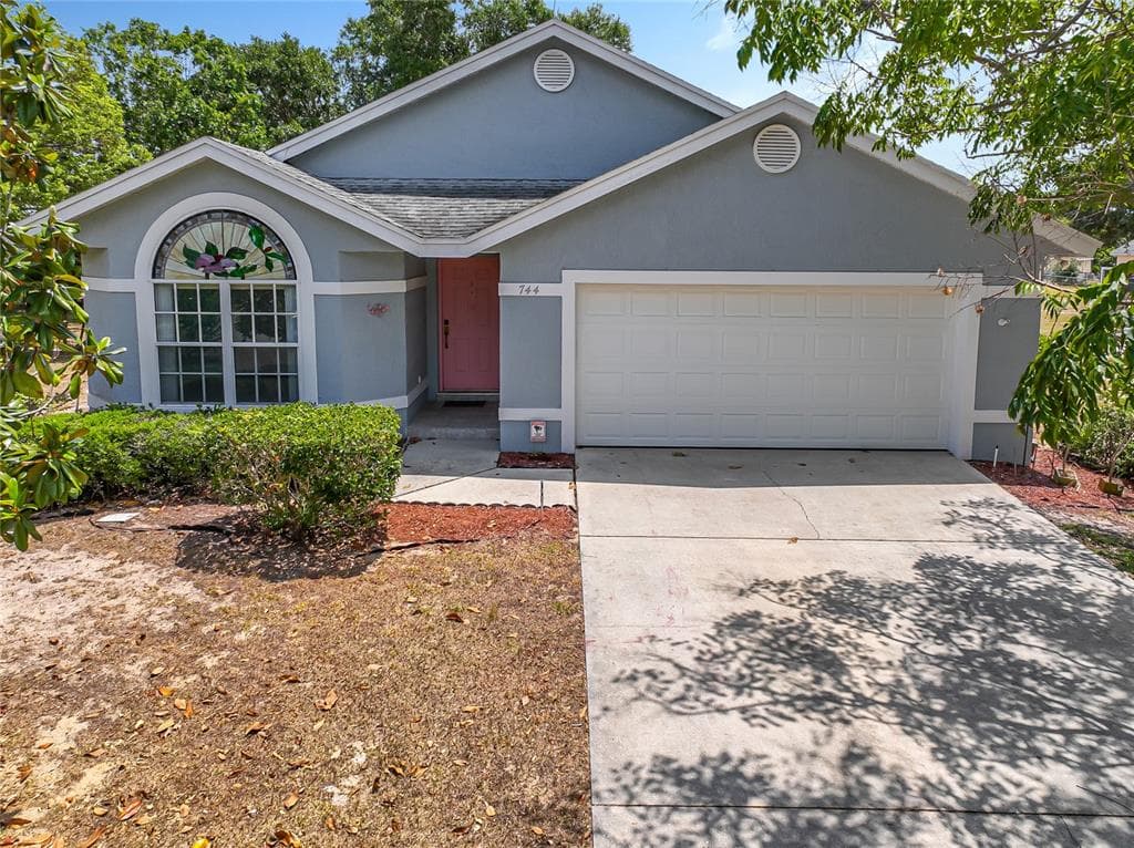 744 HUNT DRIVE LAKE WALES, FL 33853