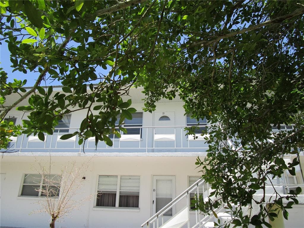 5915 18TH STREET N UNIT 19 ST PETERSBURG, FL 33714