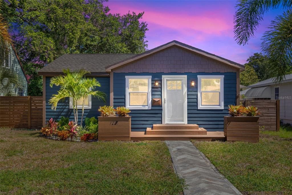 605 29TH AVENUE N ST PETERSBURG, FL 33704