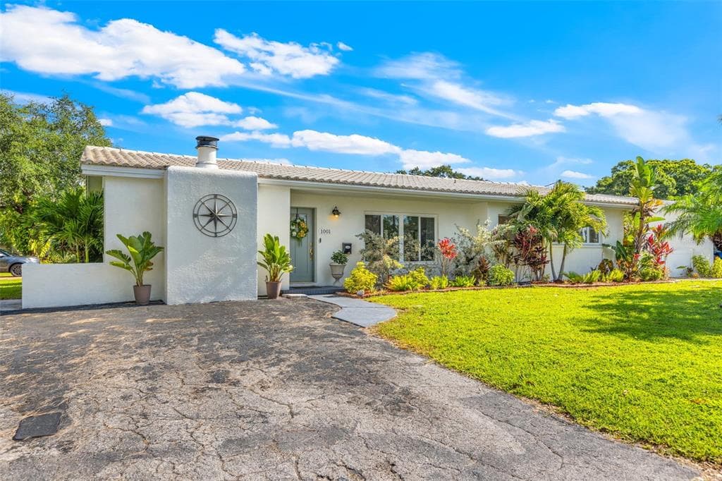 1001 38TH AVENUE NE ST PETERSBURG, FL 33704