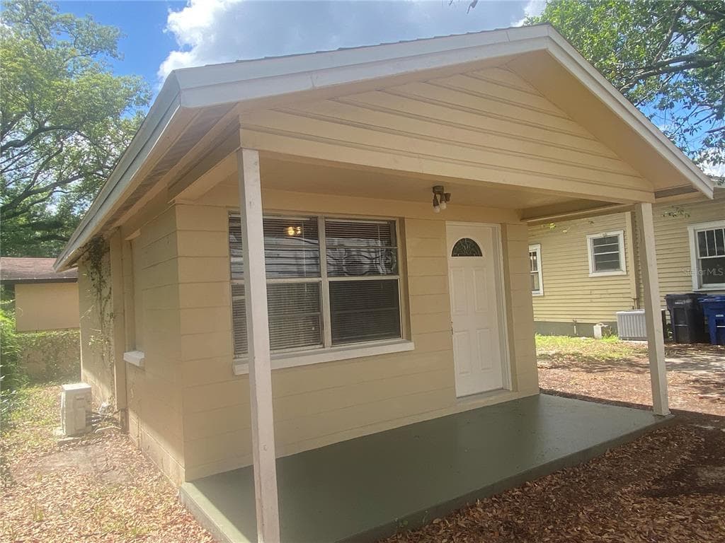 108 W HANNA AVENUE UNIT B TAMPA, FL 33604