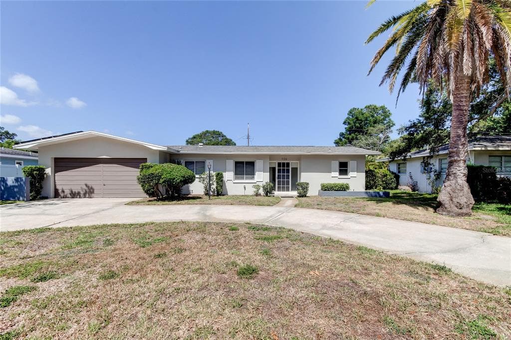 1126 WOODCREST AVENUE CLEARWATER, FL 33756