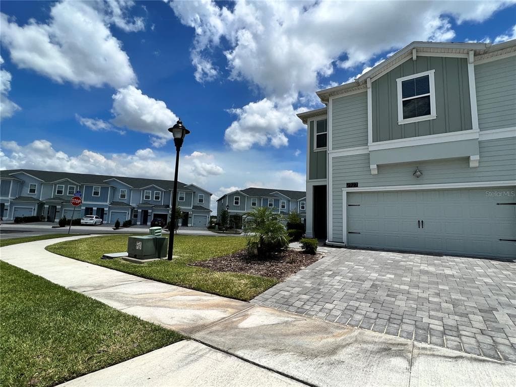 2927 TITLE STREET KISSIMMEE, FL 34746