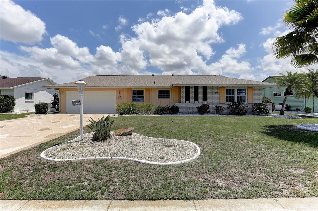 1807 ALLEGHENY DRIVE SUN CITY CENTER, FL 33573