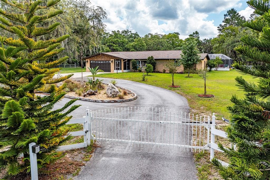 9510 HILLTOP DRIVE NEW PORT RICHEY, FL 34654