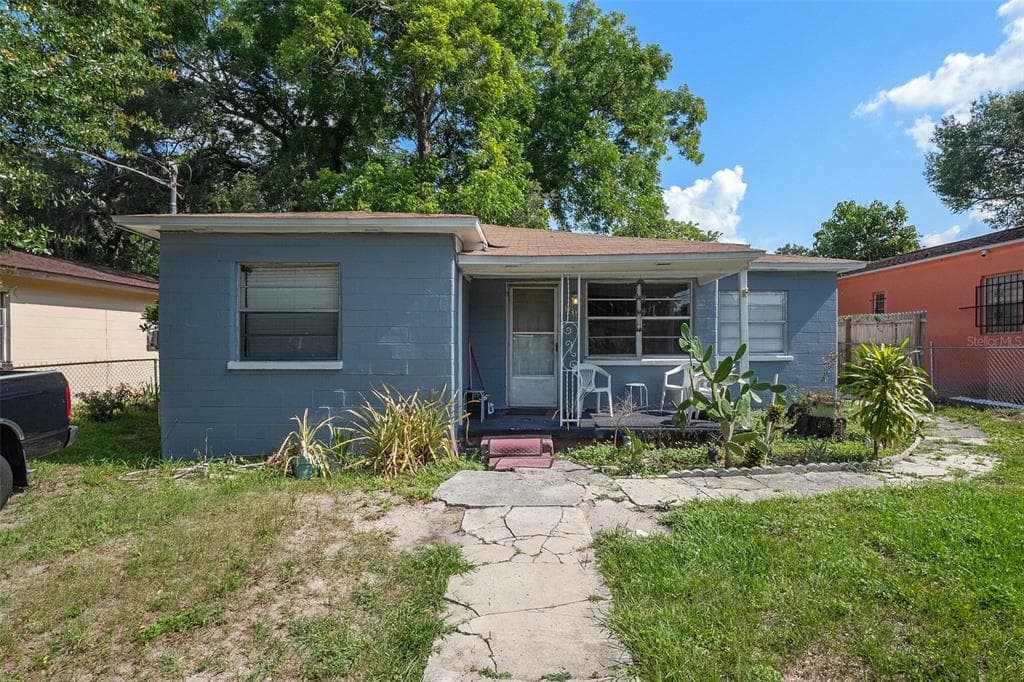 3210 E IDA STREET TAMPA, FL 33610