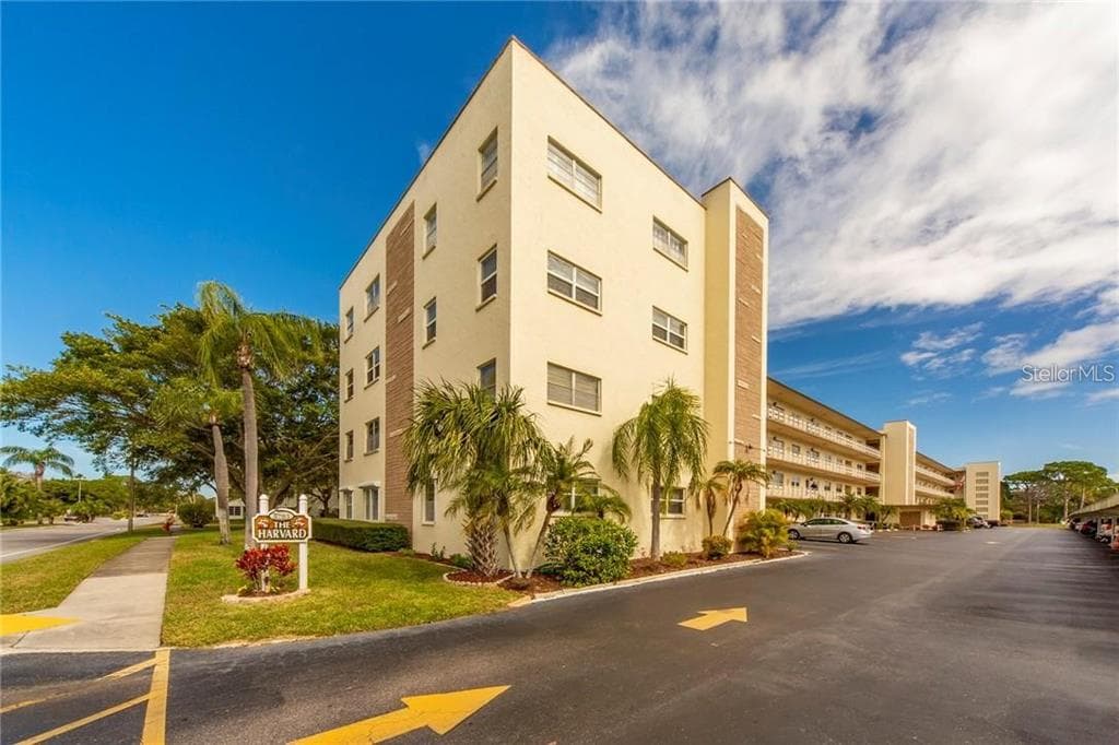 5705 80TH STREET N UNIT 205 ST PETERSBURG, FL 33709