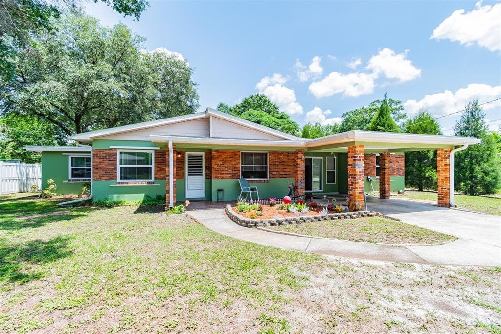 11739 N BOULEVARD TAMPA, FL 33612
