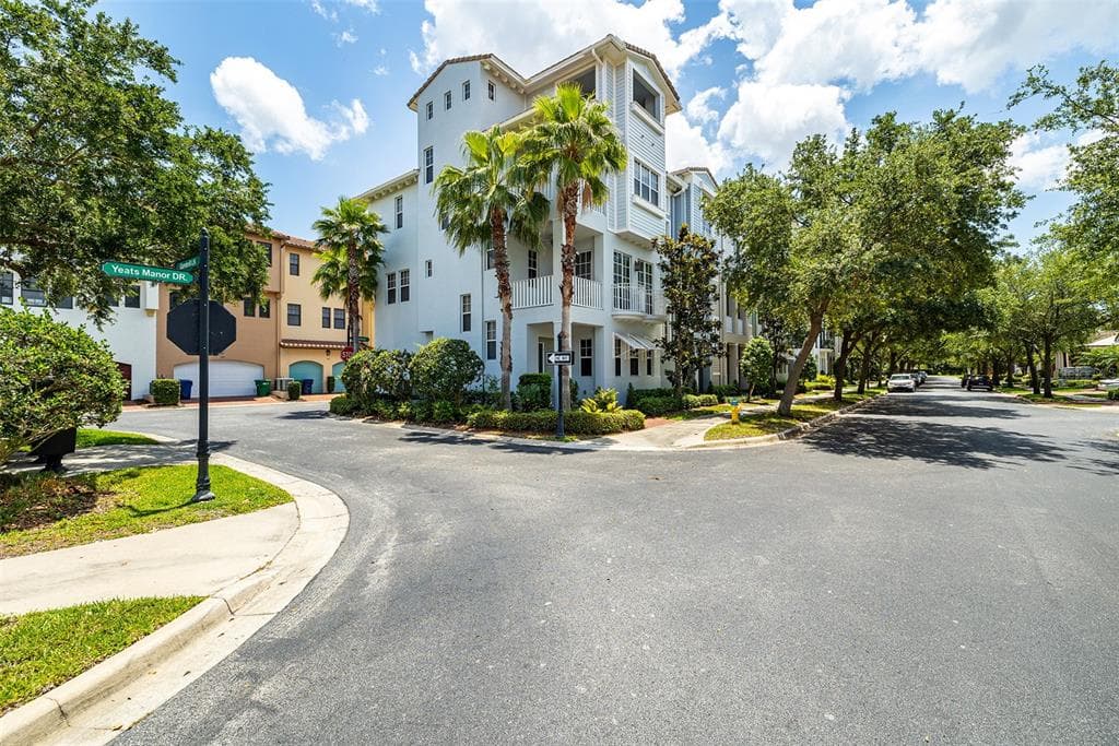 6002 YEATS MANOR DRIVE UNIT 101 TAMPA, FL 33616
