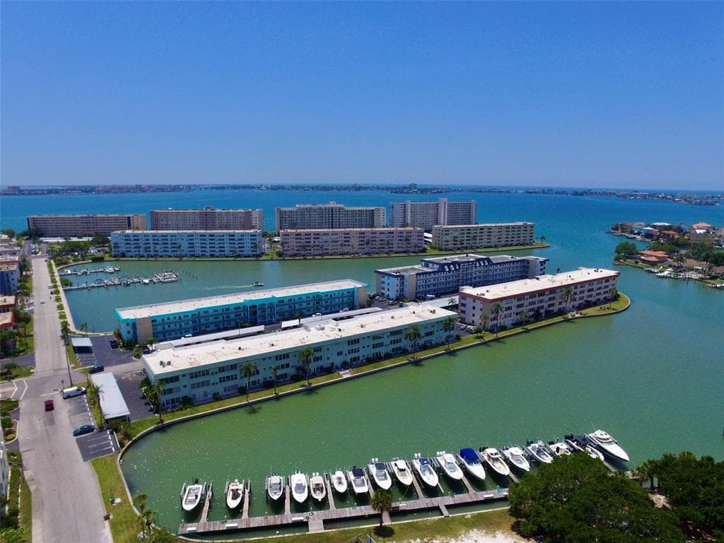 5925 SHORE BOULEVARD S UNIT 601 GULFPORT, FL 33707