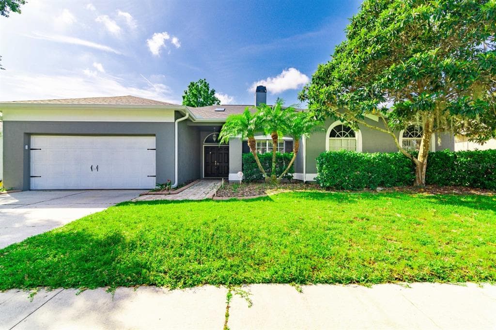 28150 BROKENMEAD PATH WESLEY CHAPEL, FL 33543