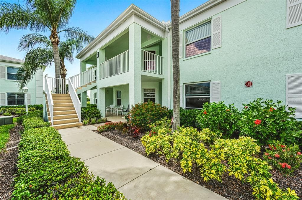 5725 GREENWOOD AVENUE UNIT 6201 NORTH PORT, FL 34287