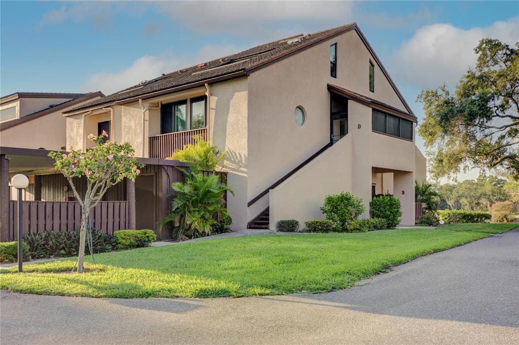 1326 PELICAN CREEK CROSSING UNIT B ST PETERSBURG, FL 33707